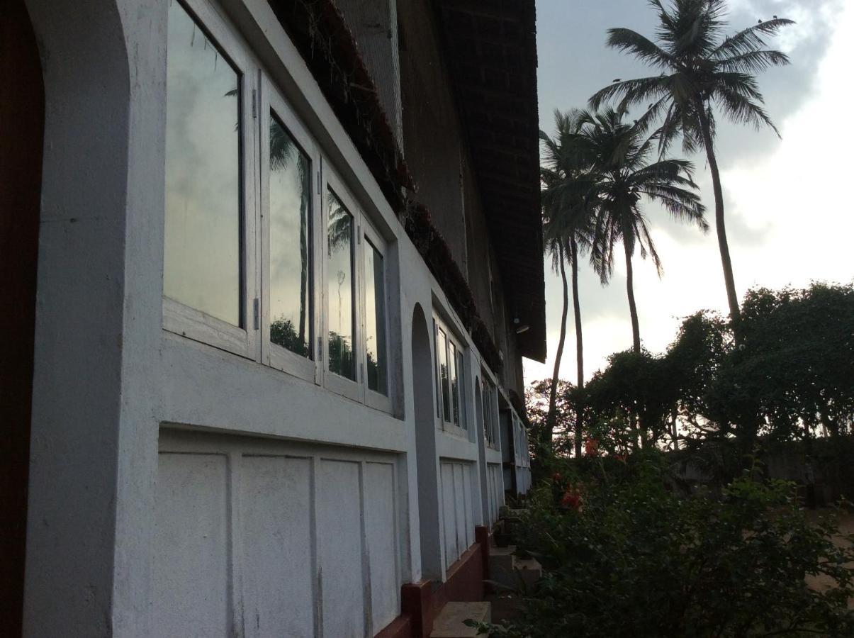New Rest House Sea View Hotel Negombo Exterior photo
