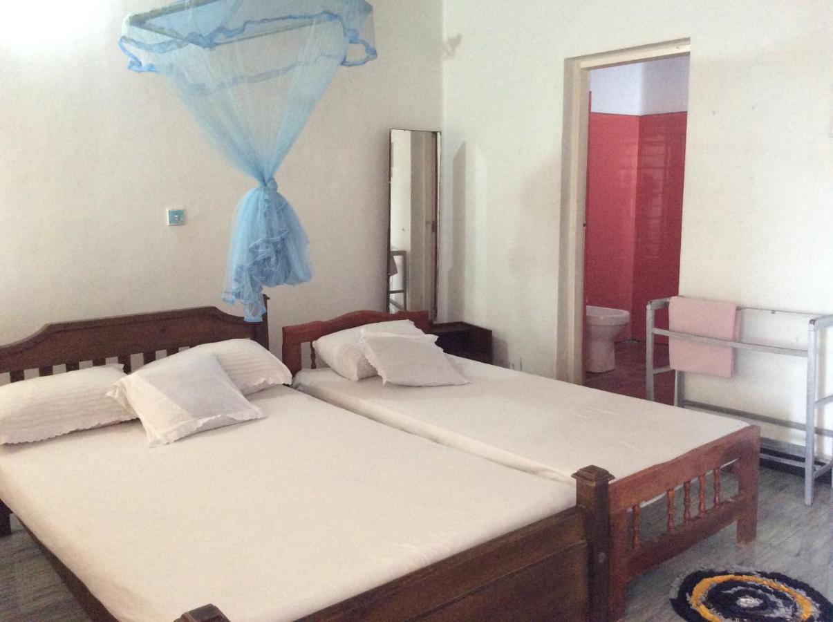 New Rest House Sea View Hotel Negombo Exterior photo